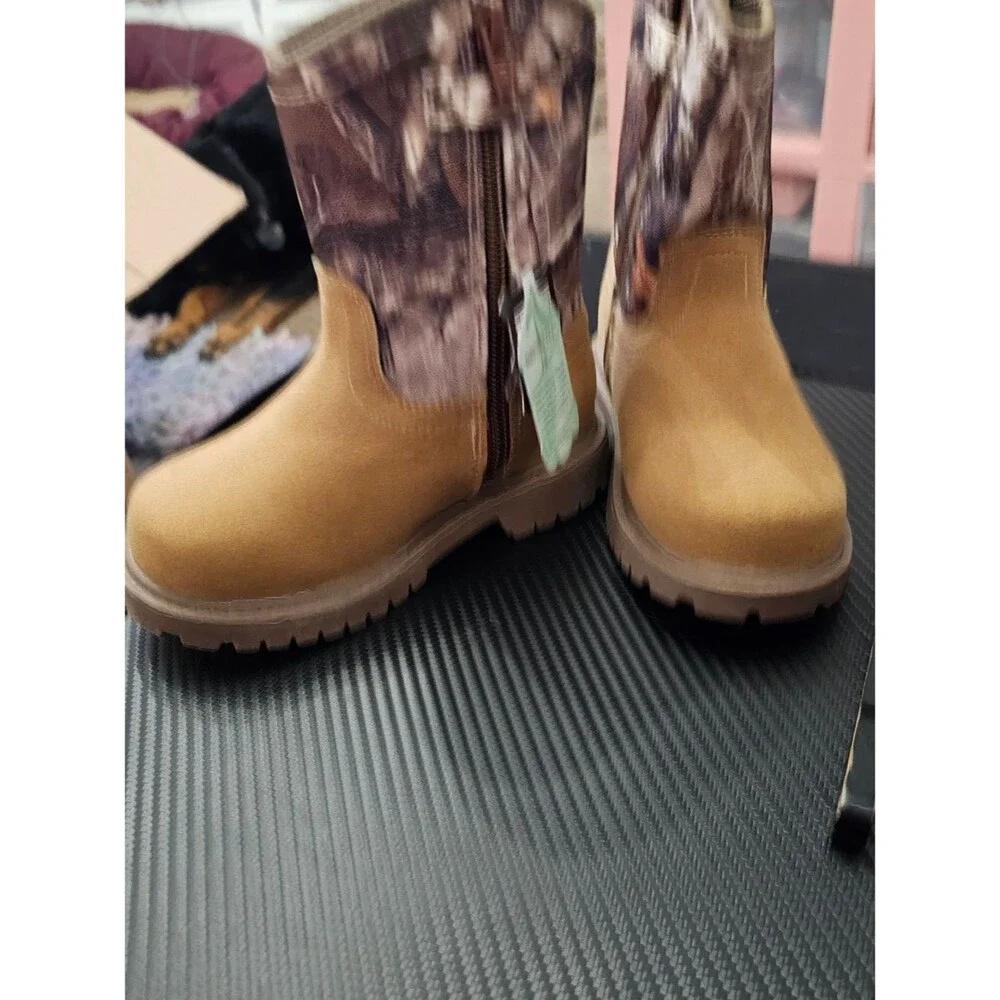 Magellan Outdoors Kids' Boone Realtree Edge Boots